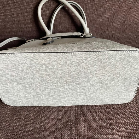 Guess, Silver Gray Handbag - Picture 5 of 9